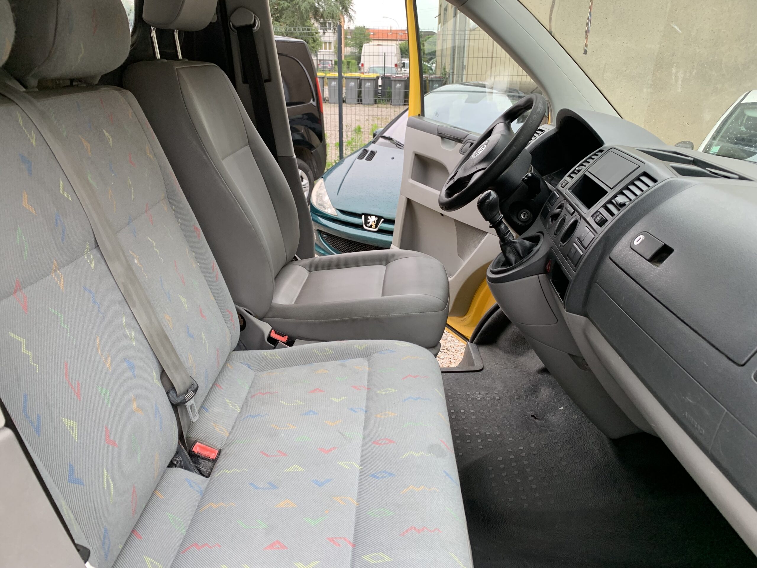 15 b2cautofr_VW-T5_vehicule_occasion_Castres_15