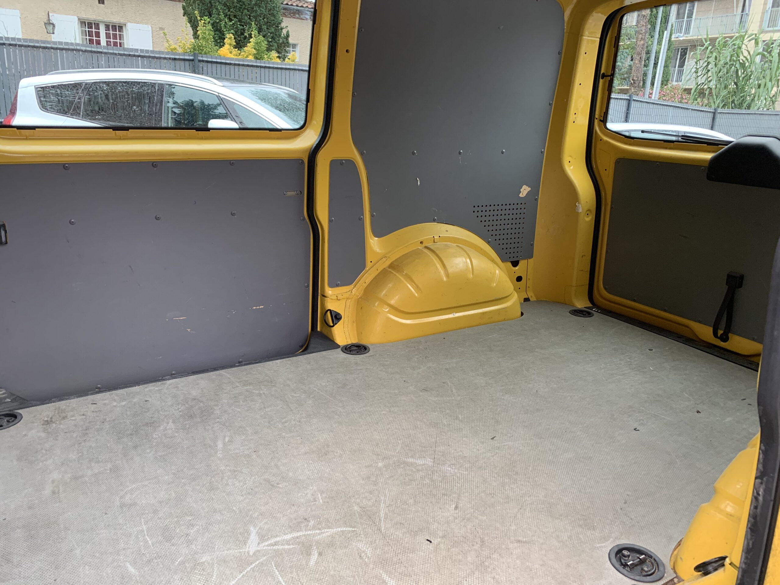 18 b2cautofr_VW-T5_vehicule_occasion_Castres_18