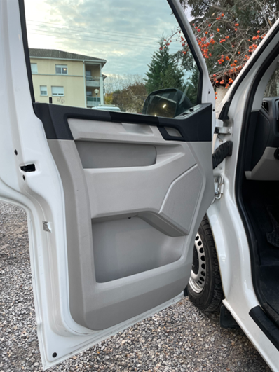 b2cauto.fr_VW_Combi_T5_Transporteur_vehicule_occasion_Castres_Utilitaire