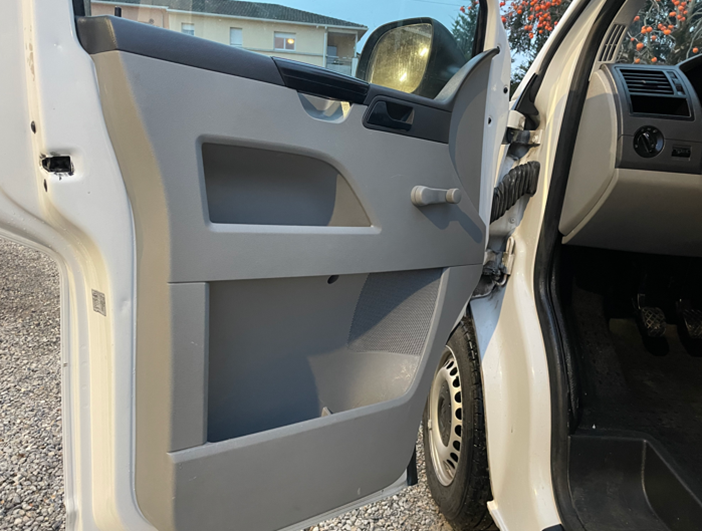 b2cauto.fr_VW_Combi_T5_Transporteur_vehicule_occasion_Castres_Utilitaire