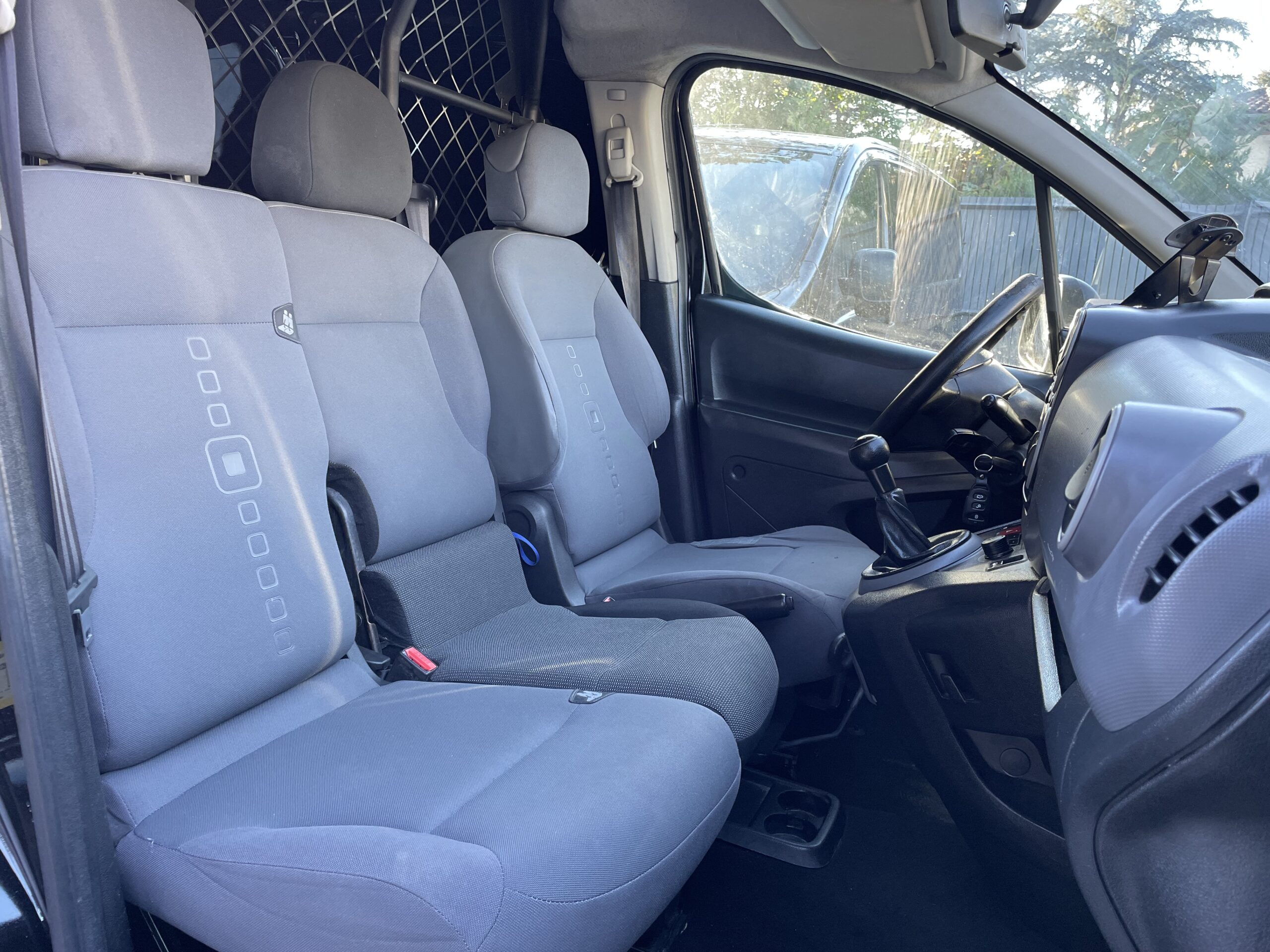 b2cauto.fr_Citroen-Berlingo_vehicule_occasion_Castres_Utilitaire