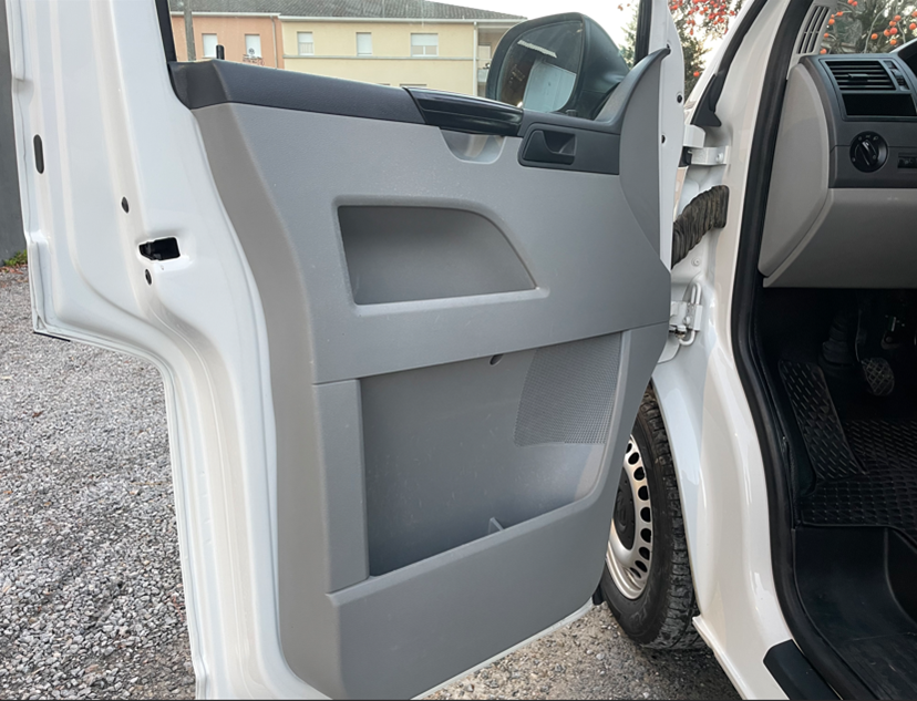 b2cauto.fr_VW_Combi_T5_Transporteur_vehicule_occasion_Castres_Utilitaire