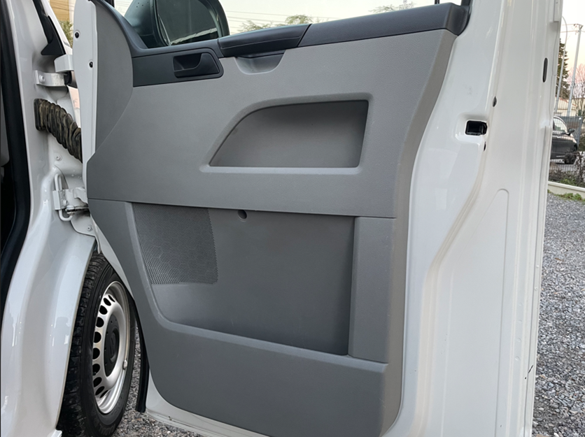 b2cauto.fr_VW_Combi_T5_Transporteur_vehicule_occasion_Castres_Utilitaire